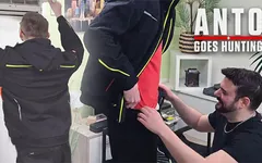 Rekan kerja lurus dari pemasang sebelumnya, datang untuk memperbaiki ac saya dan mengejutkan saya dengan pertanyaannya