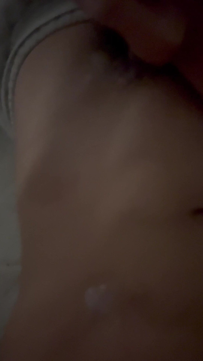 Quan Vietnam 18: Mladý chlap a jeho pták plný spermatu