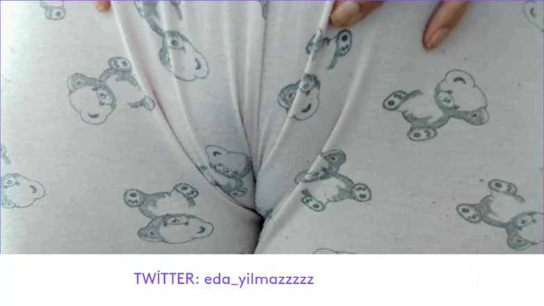 bigass_sexy_bigboobs: Cameltoe- gezwollen poesje- gezwollen poesje- pyjama