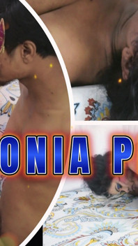 Ragazzo Teenager Che Gioca Al Gioco Di Spogliarsi Con La Sorellastra