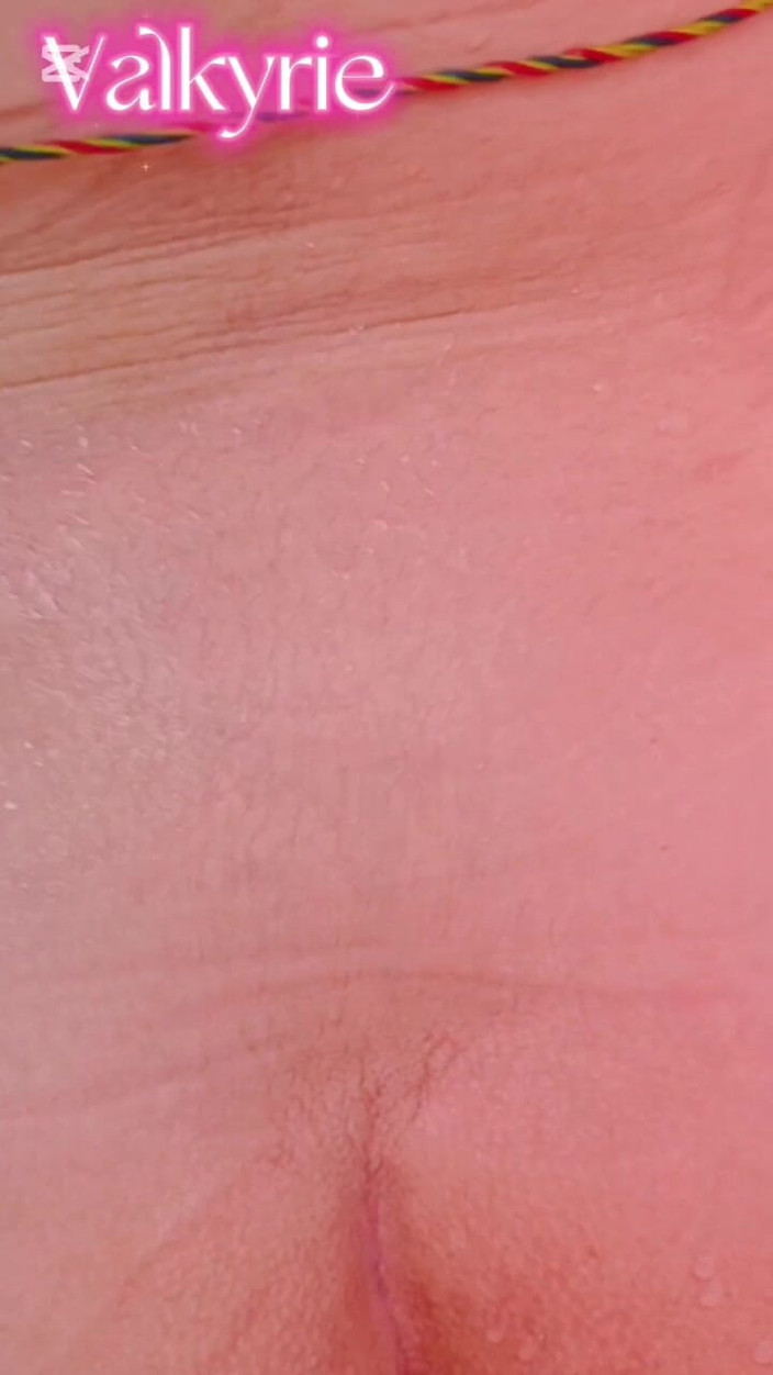 Valkyrie and Luigy Couple: Krásná fiery výstřik na obličej hluboko v krku