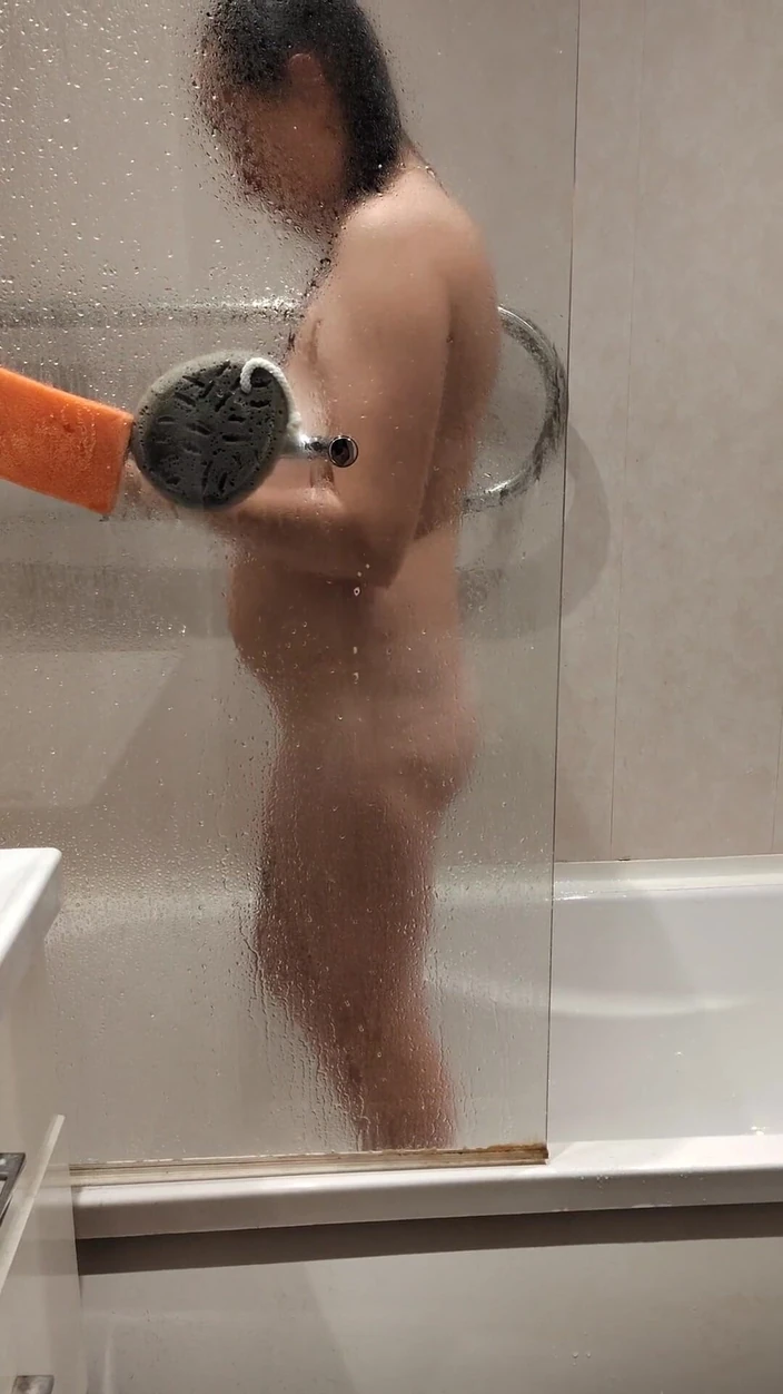 Emma_Alex: Sizzling Wifes Wet Shower Seduction &amp; Glass Explosion