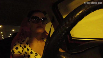 Lady Mesmeratrix Official: Masturbazione durante la guida