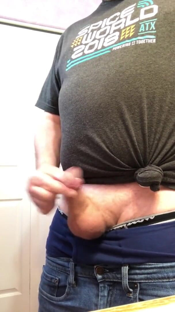 Kinky horny gay bois: Jerk with the bearded gay Stepdaddy and eat your cum...