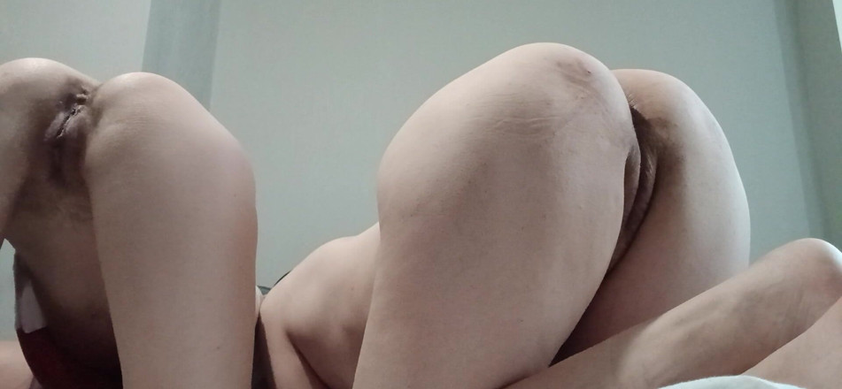 Lesbian-illusion: Two My Girlfriends Eat My Pussy at the Same Time