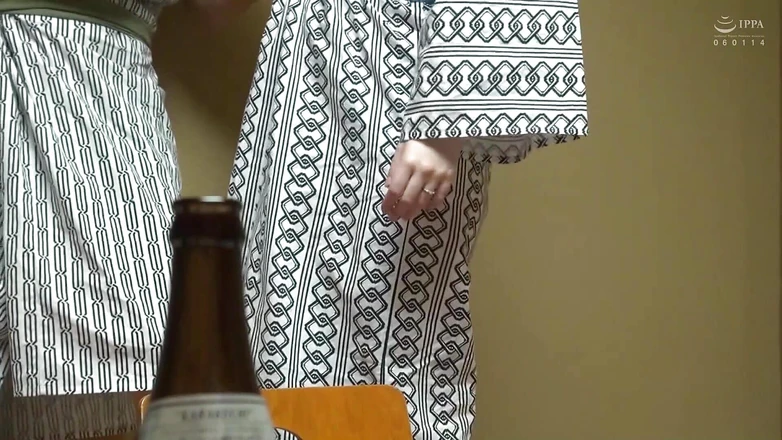 MBM3988: M628G06 2日間と2日間に参加した読者記者の若妻