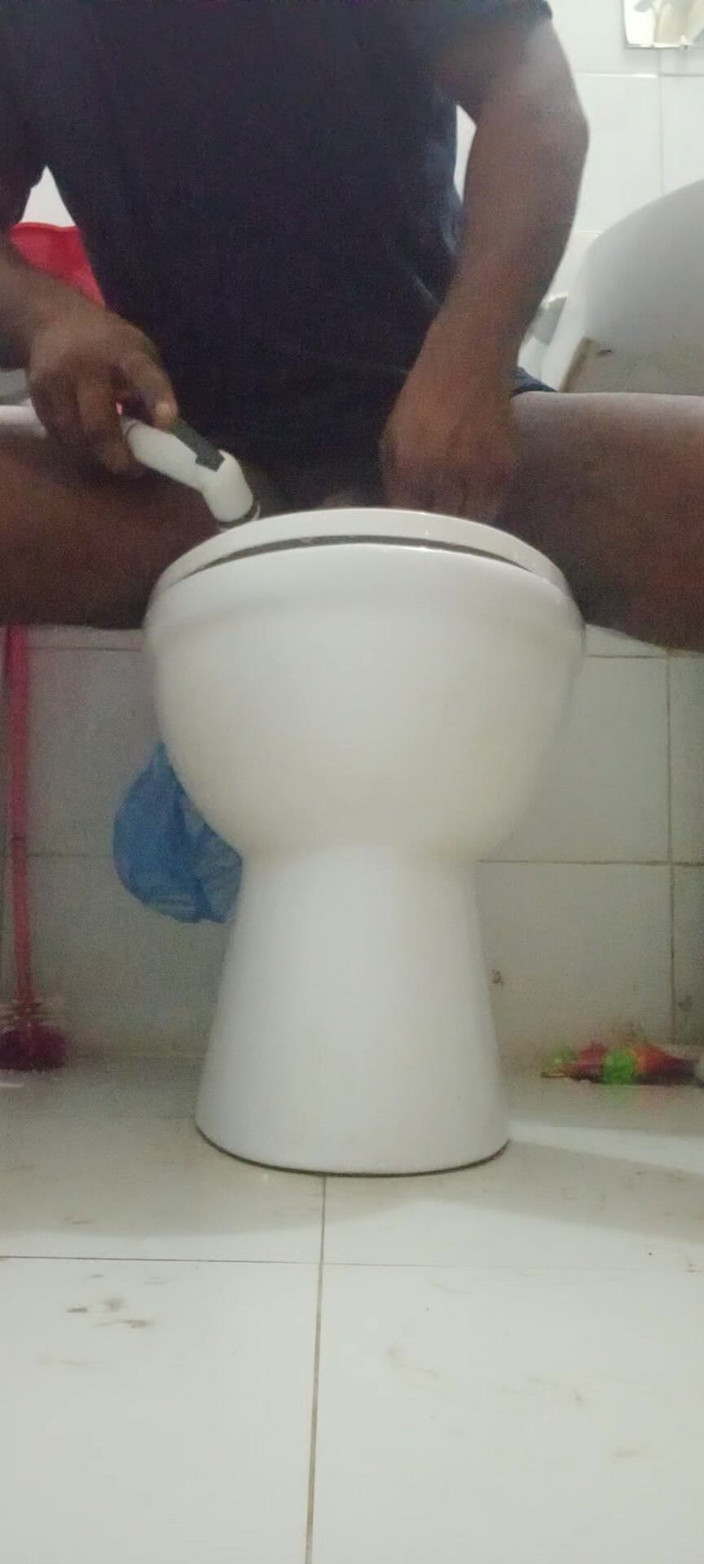 Alawon khan: Desi-jongen speelt alleen