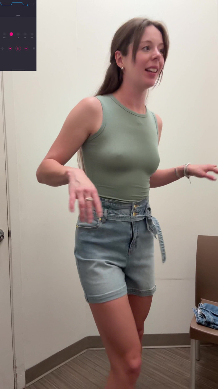 Nadia Foxx: Jag hoppas att ingen hör mig!
