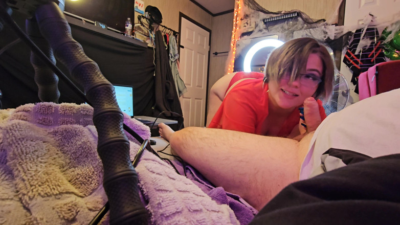 Funhousewife69: 내 목구멍에 사정할 때까지 자지를 먹이주네