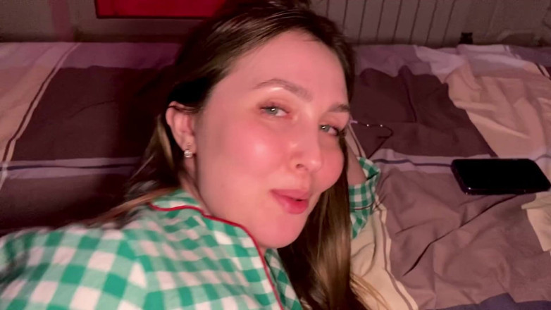 Alina Rai: - Sikin götüm için çok büyük, amında daha iyi sikiş!. Üvey oğul üvey...