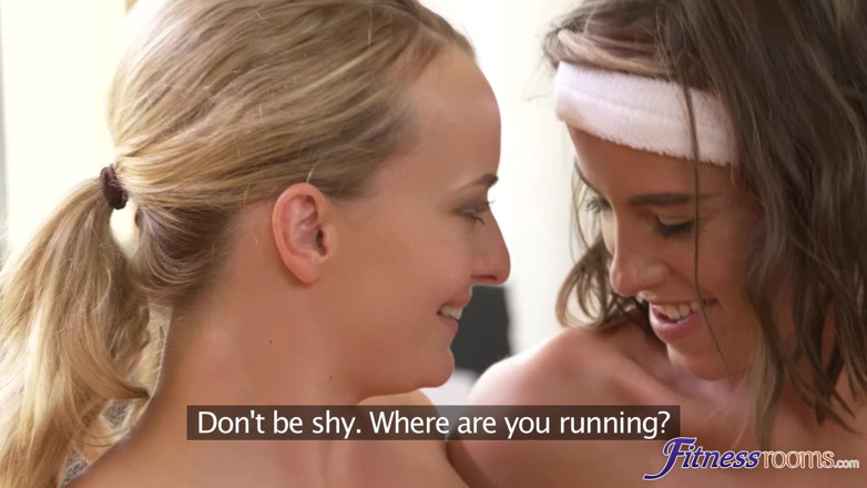 Fitness Rooms: Săli de fitness - Antrenament lesbian pentru fată drăguță cu țâțe mari