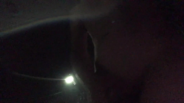publicerection: Passeggiando di notte nel quartiere con una erezione nuda - quasi...