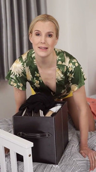 Ariel Anderssen - eres un pervertido bajo la blusa - instrucciones de paja