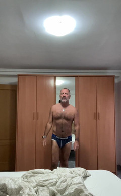 Daddybearvlc: Čas pro kluky v posteli