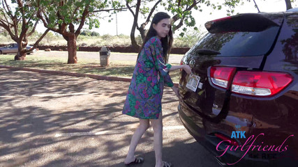 ATK Girlfriends: Virtuální dovolená na Havaji s Ariel Grace 10/12