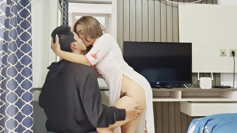momi_itha_: My Wife Distracted Me From Work and I Fuck Her...