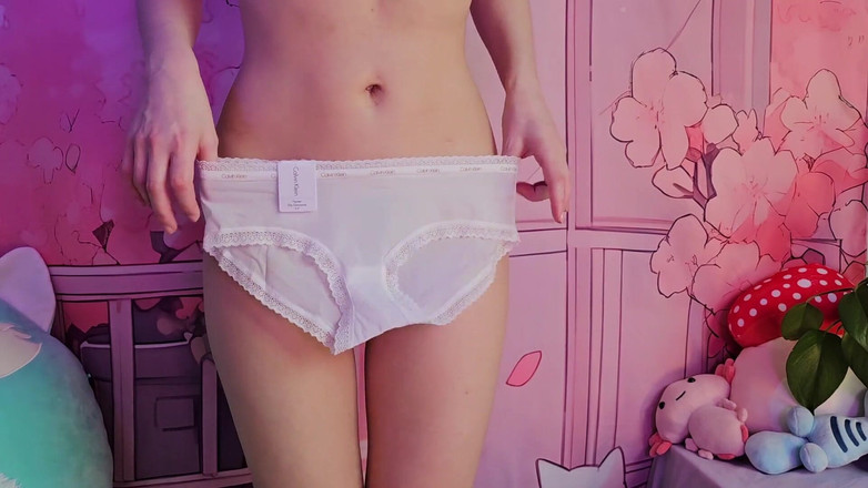 petitesubkitten: Calvin Klein, culotte et string, essayent le transport