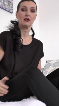 Za trest teď očicháváš mé černé smradlavé ponožky! POV, Lady Victoria Valente