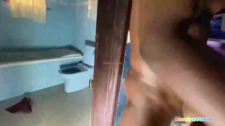 Mandywetzone: M-am dus să-mi petrec weekendul la iubita mea, dar sfârșesc...