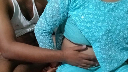 Rucku: Le sexe génial d’une très belle et charmante bhabhi