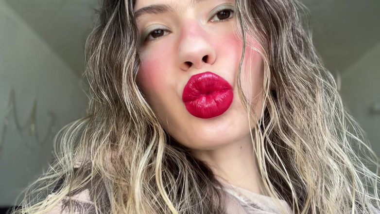 Rarible Diamond: Sensual Red Kiss