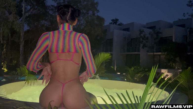 Alex Goes: Wet Latina Teasing Me by the Pool