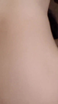 Lana Violet是一个想要潮吹很久的亚洲女孩