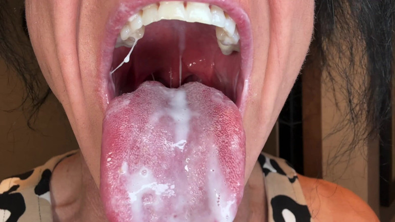 Kandylegsxxx: 女神康提顽皮的例行公事
