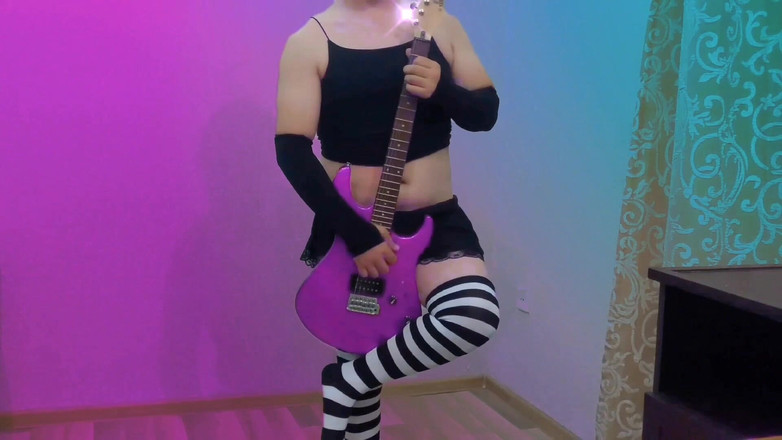 Kitty_Cross: Ik verleid je met romantische muziek en zal je geil...