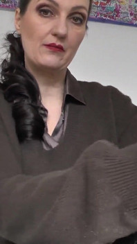 Kaşmir kazaklı üvey anne, kazak aşkı, kazağa boşalma bakış açısı, Lady Victoria Valente