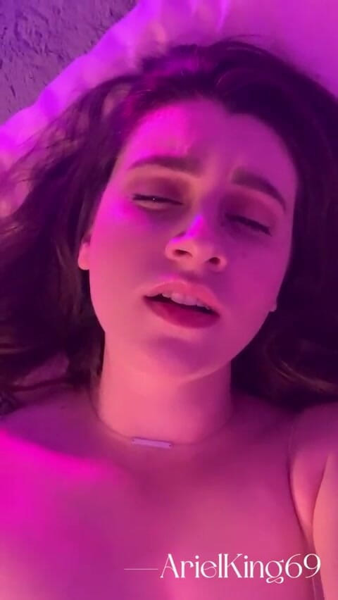 Ariel King: POV น้ำแตกให้เธอ