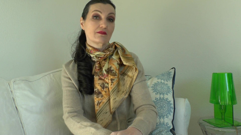 Lady Victoria Valente: Use um lenço de seda e se masturbe na minha...