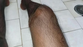 Sehr glückliche dusche in B