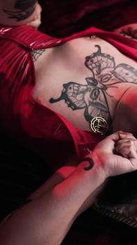 Nur Interviews - Maya romero und Jacob Style - Goth stripperin weihnachten