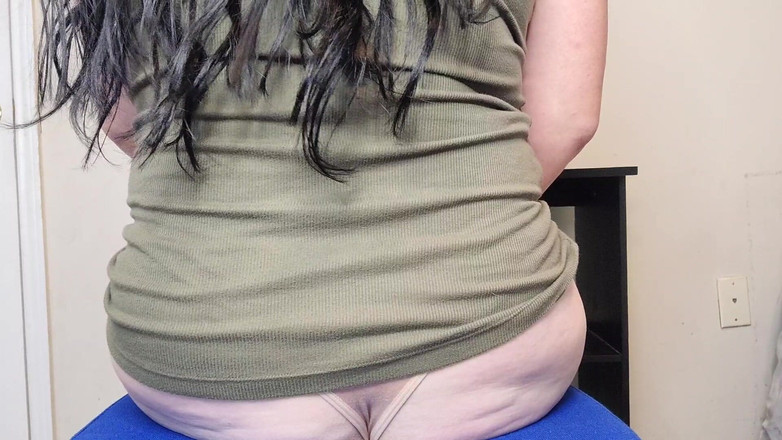 Julia Ryan: Sensazione strana perizoma pt 2