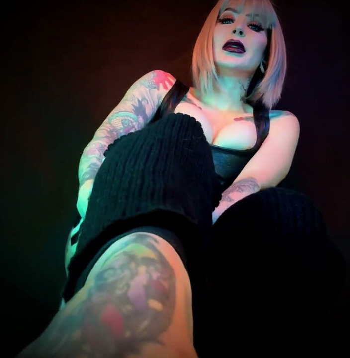 Baal Eldritch: Halloween foot gag challenge, versione happy end - pov, Feticismo del...