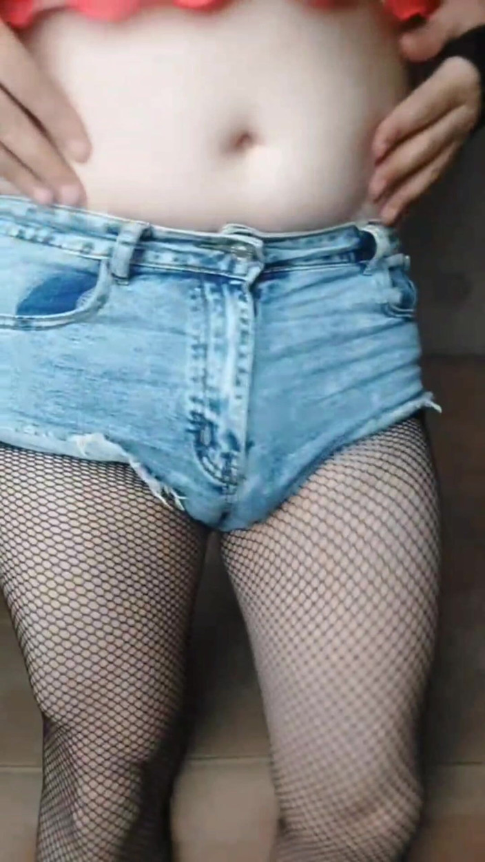 Kitty_Cross: Cowgirl Femboy dalam pakaian jala jalang