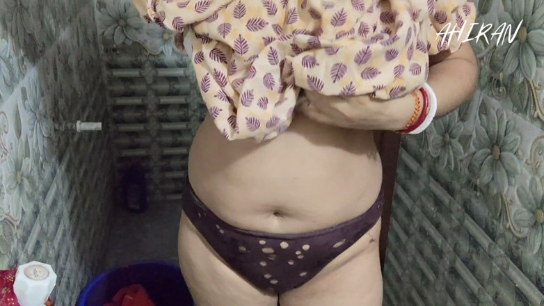 Aahan Ahiran: A Girl Forplay in Bathroom and Her Boyfriend Review in...