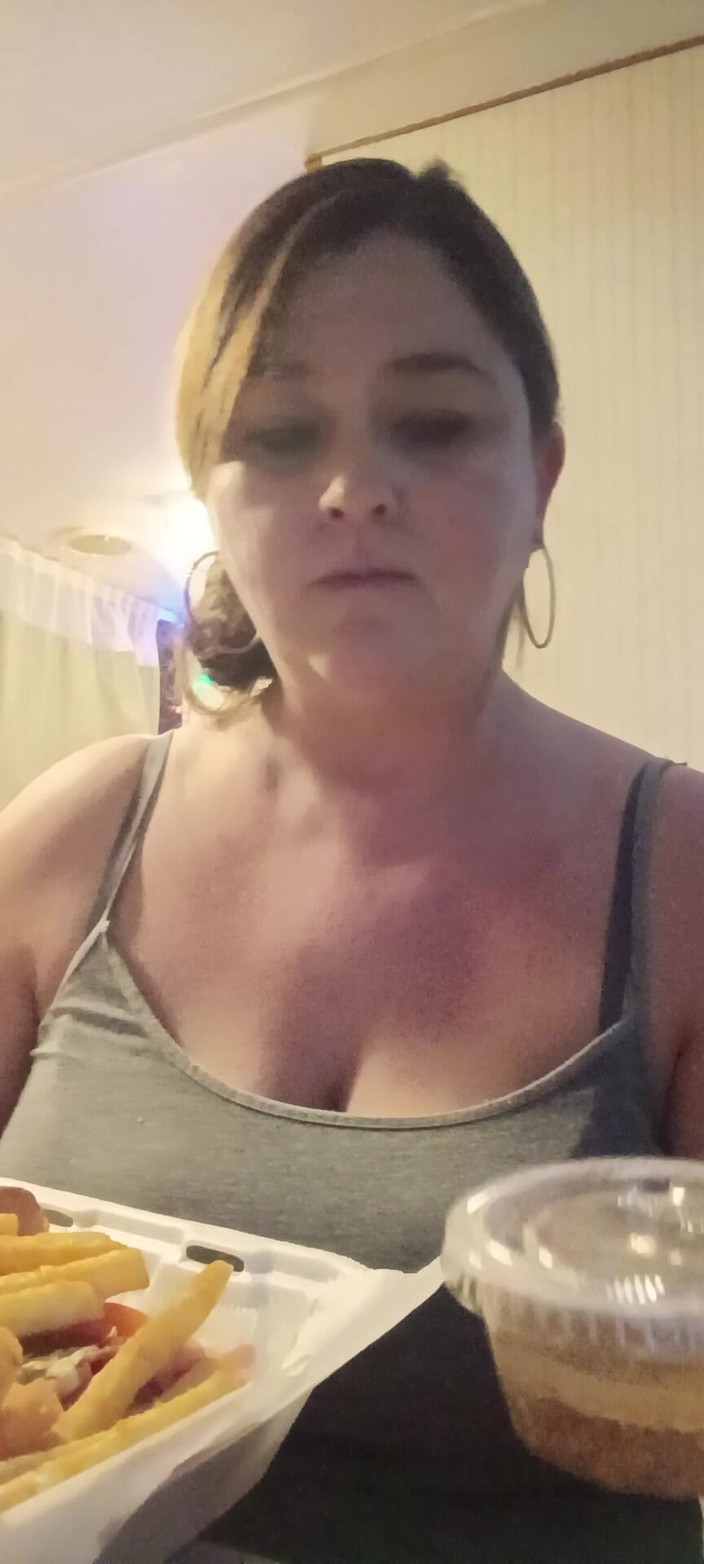 GoddessKristy00: Godin die pizza eet