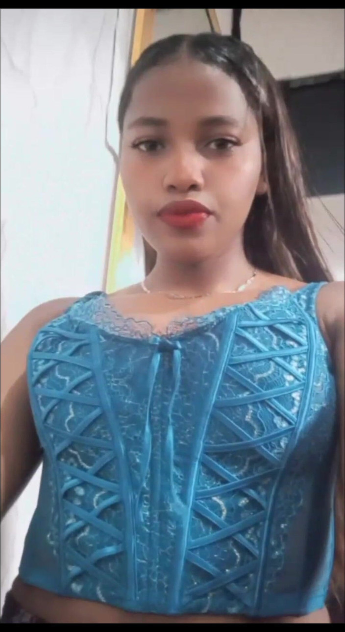 Minayi: Co czekasz, aby odwiedzić moją oficjalną stronę gorącej zawartości?