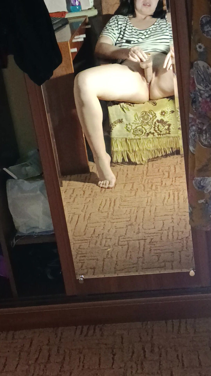 WifyPussy: Cewek sange ini lagi asik masturbasi memek sempitnya pakai dildo -...