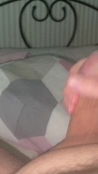 Ma copine me fait une branlette