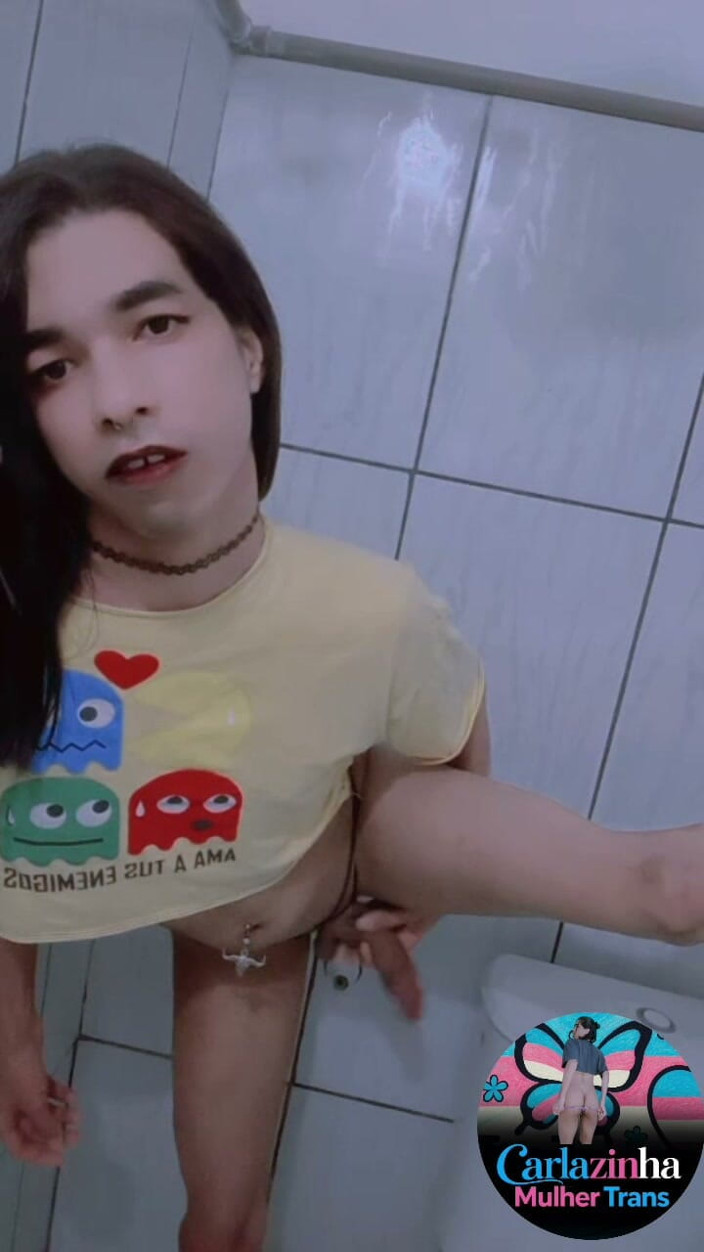 Srta. Carla: Carlazinha Safada Naked on Her Knees Asking for Cum on...