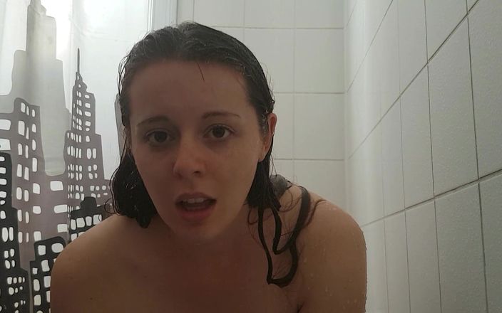 Nadia Foxx: Skutečné pov přítelkyně s horkým a mokrým sexem ve sprše