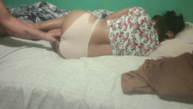 BigassMILF40: Masaż tylko dla seksownej brunetki Big Ass Tamil Girl