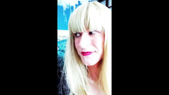 Sissy-Lili: Děvka transgirl hraje hluboko v krku
