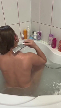 Nafas Holding Underwater, Pencuci rambut dan berkongkek dengan cuka