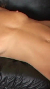 Misty may lo chiama con le sue grandi tette naturali e testa il suo caldo creampie.