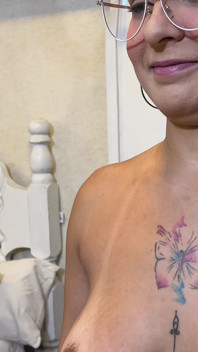 She Got Tired of Her Boyfriend with the Small Penis and Stretched Her Pussy Wide Open at the Cuckold House