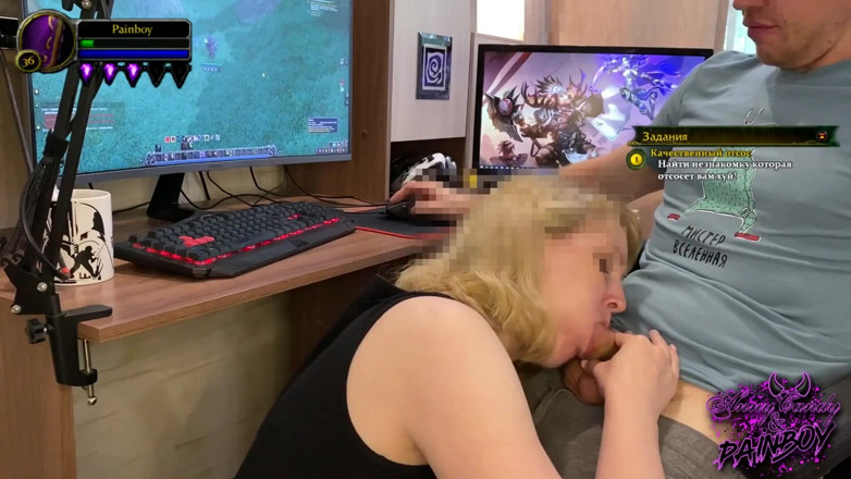 AnnyCandyPainboy: Warcraft की दुनिया खेलते हुए लड़की ने लंड चूसा